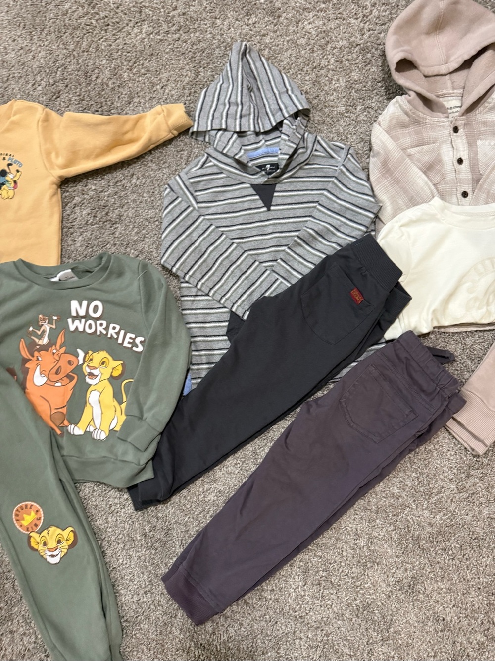 Bundle of Boys Clothes Matching Shirts and Pants Sz 4T - Picture 3 of 8